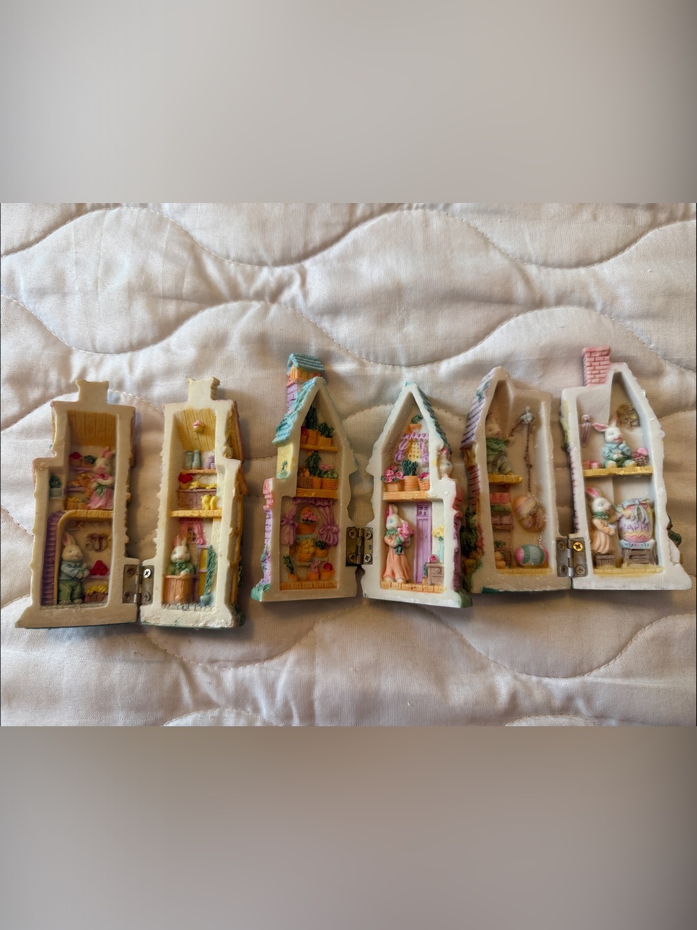 Vintage Bunny Village Hinged Resin Houses Set of 3 - Bunny Town Buildings - Picture 2 of 3
